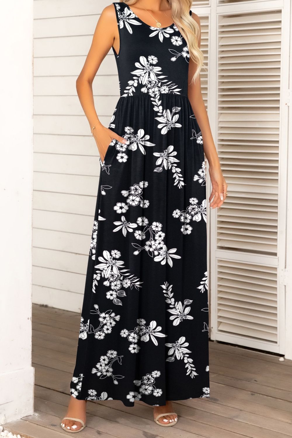 Round Neck Sleeveless Maxi Dress with Pockets
