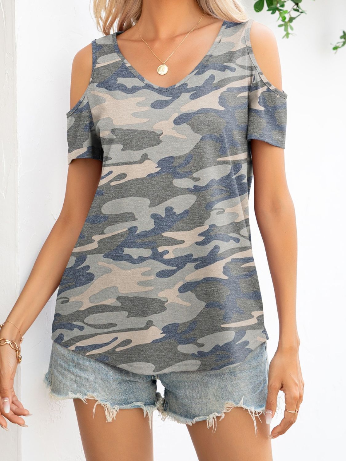 Curved Hem V-Neck Cold-Shoulder Tee