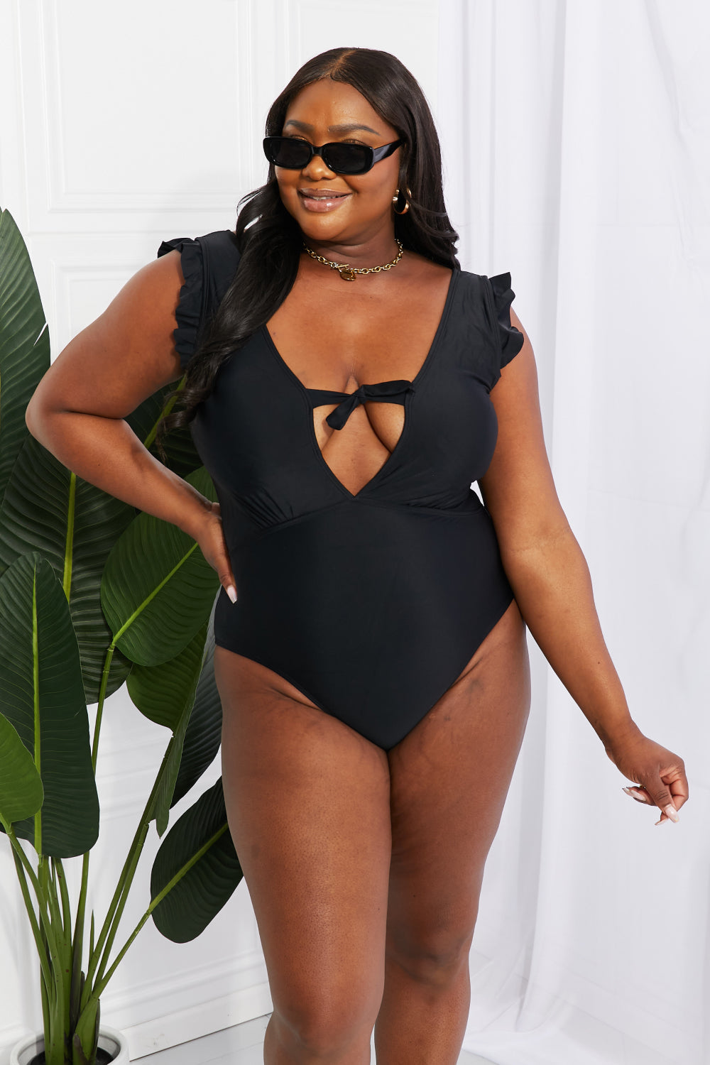 Marina West Swim Seashell Ruffle Sleeve One-Piece in Black (TB9D) T