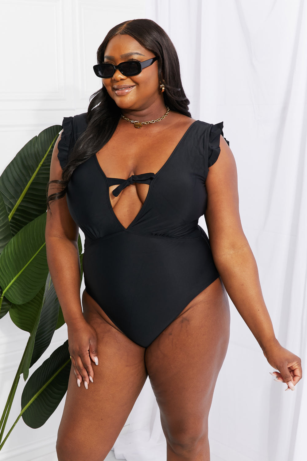 Marina West Swim Seashell Ruffle Sleeve One-Piece in Black (TB9D) T