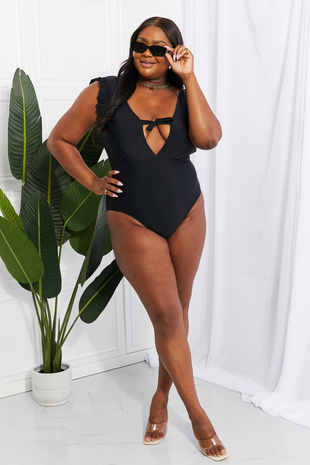 Marina West Swim Seashell Ruffle Sleeve One-Piece in Black (TB9D) T