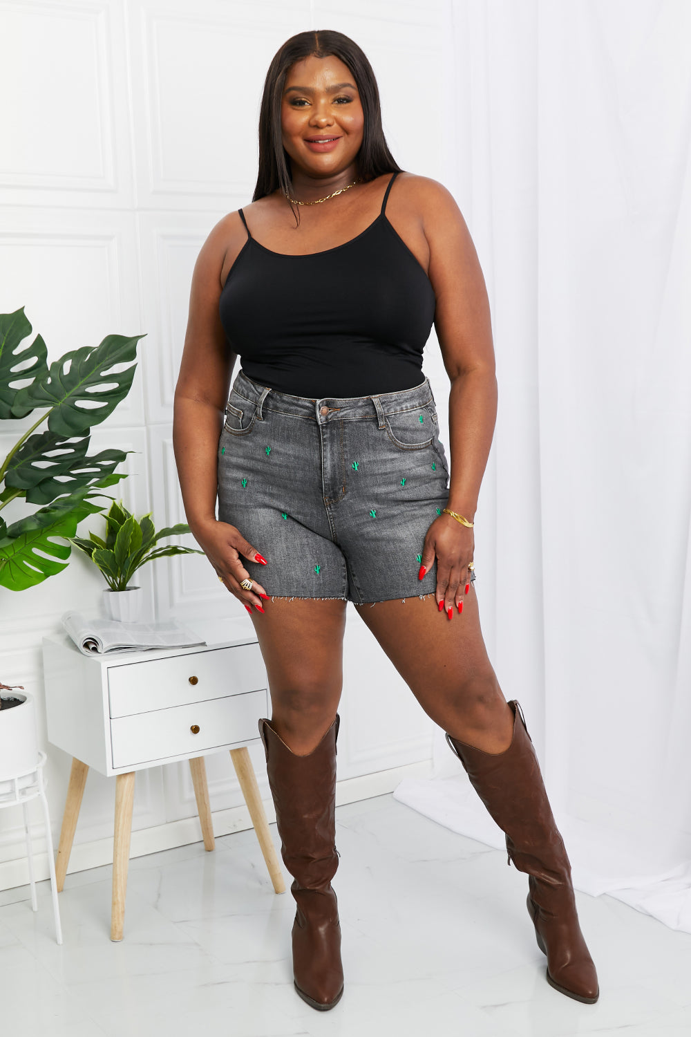 Judy Blue Full Size Cactus Contrast Raw Hem Slit Denim Shorts (TBL2) T