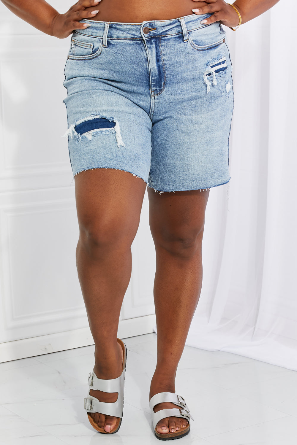 Judy Blue Hallie Mid-Length Denim Patch Shorts (TBL2) T