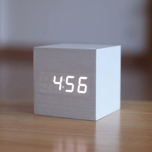Alarm Clock LED Wooden Watch -Table Voice Control Digital USB/AAA Powered Electronic Desktop Clocks (HA4)(1U57)