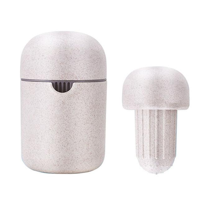Portable Manual Fruit Juicer Cup Orange Tangerine Citrus Lemon Squeezer 100% Original Juice (D59)(H8)