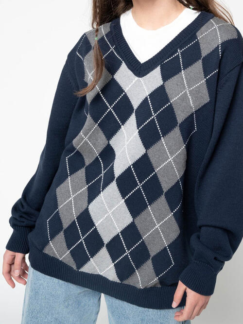 Geometric V-Neck Long Sleeve Sweater - Deals DejaVu