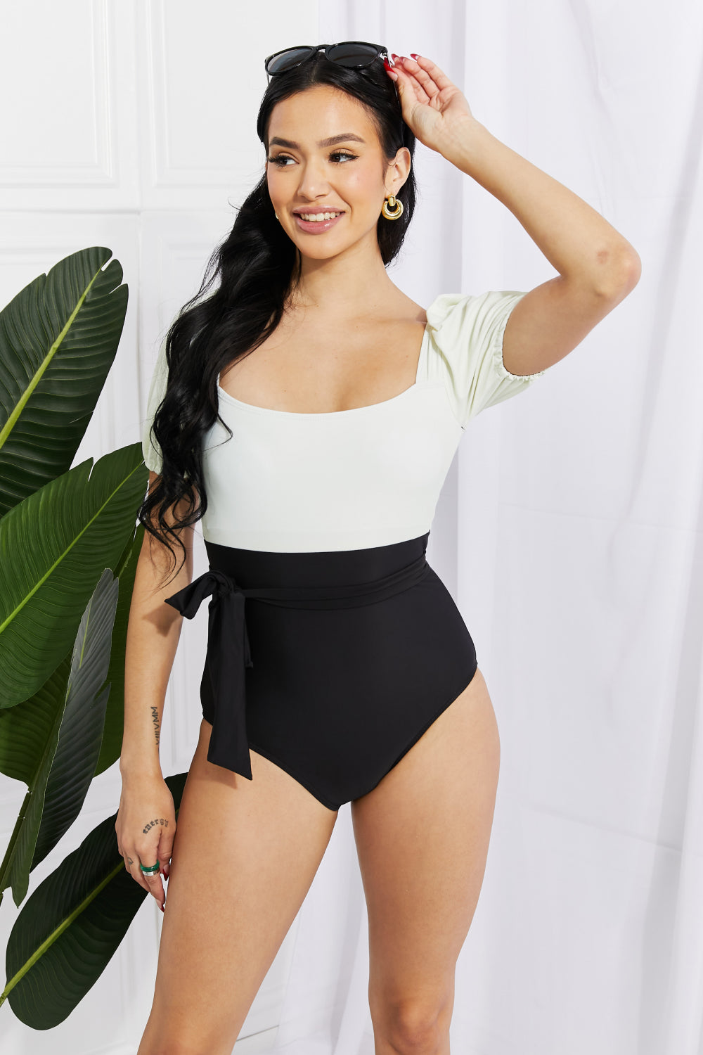 Marina West Swim Salty Air Puff Sleeve One-Piece in Cream/Black (TB10D) T