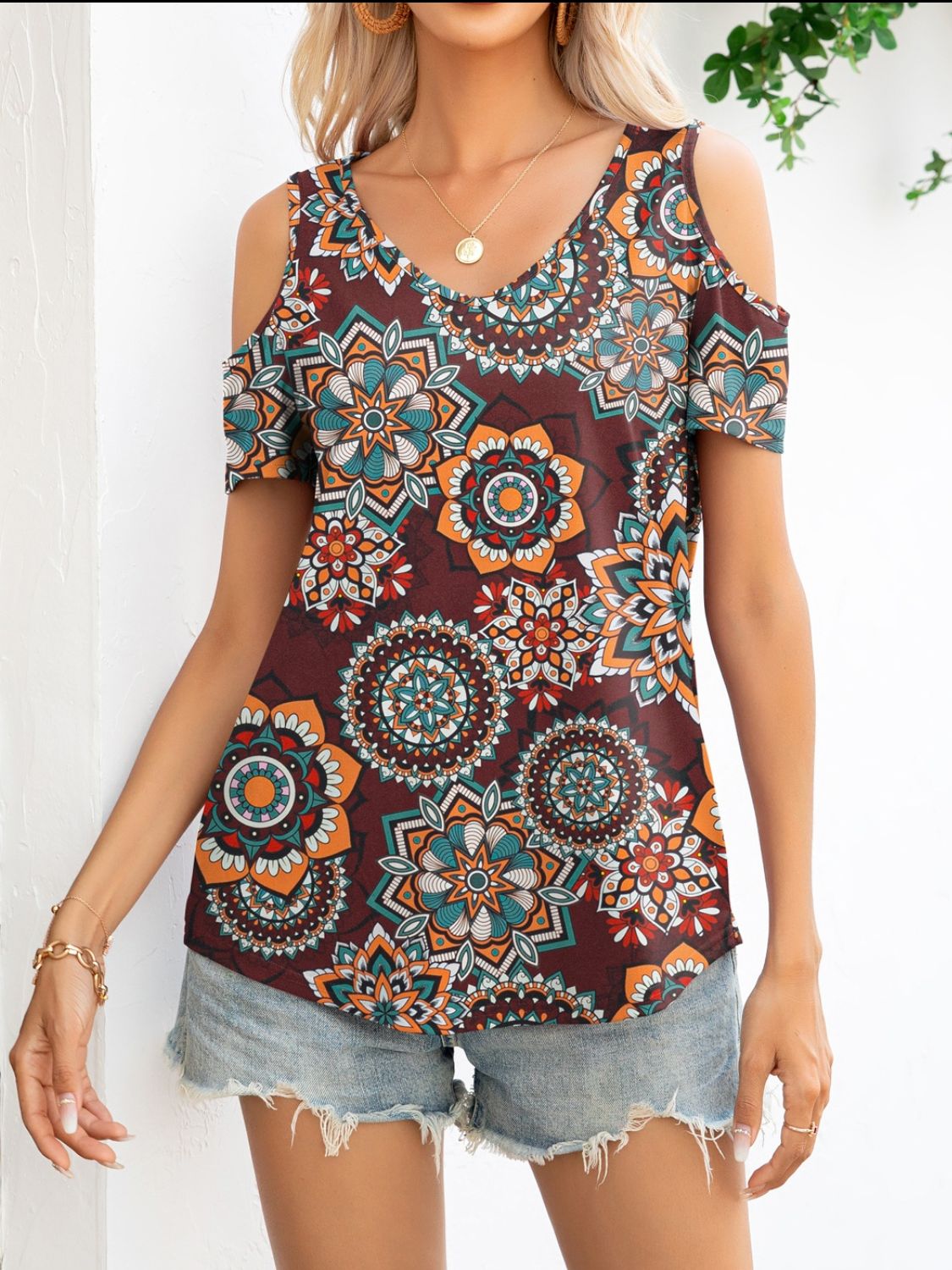 Curved Hem V-Neck Cold-Shoulder Tee