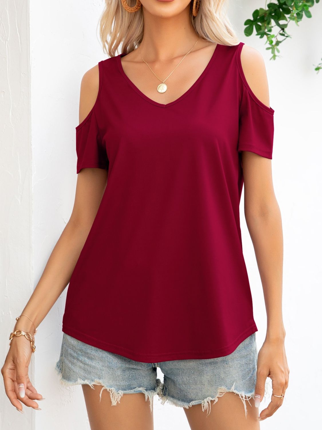 Curved Hem V-Neck Cold-Shoulder Tee