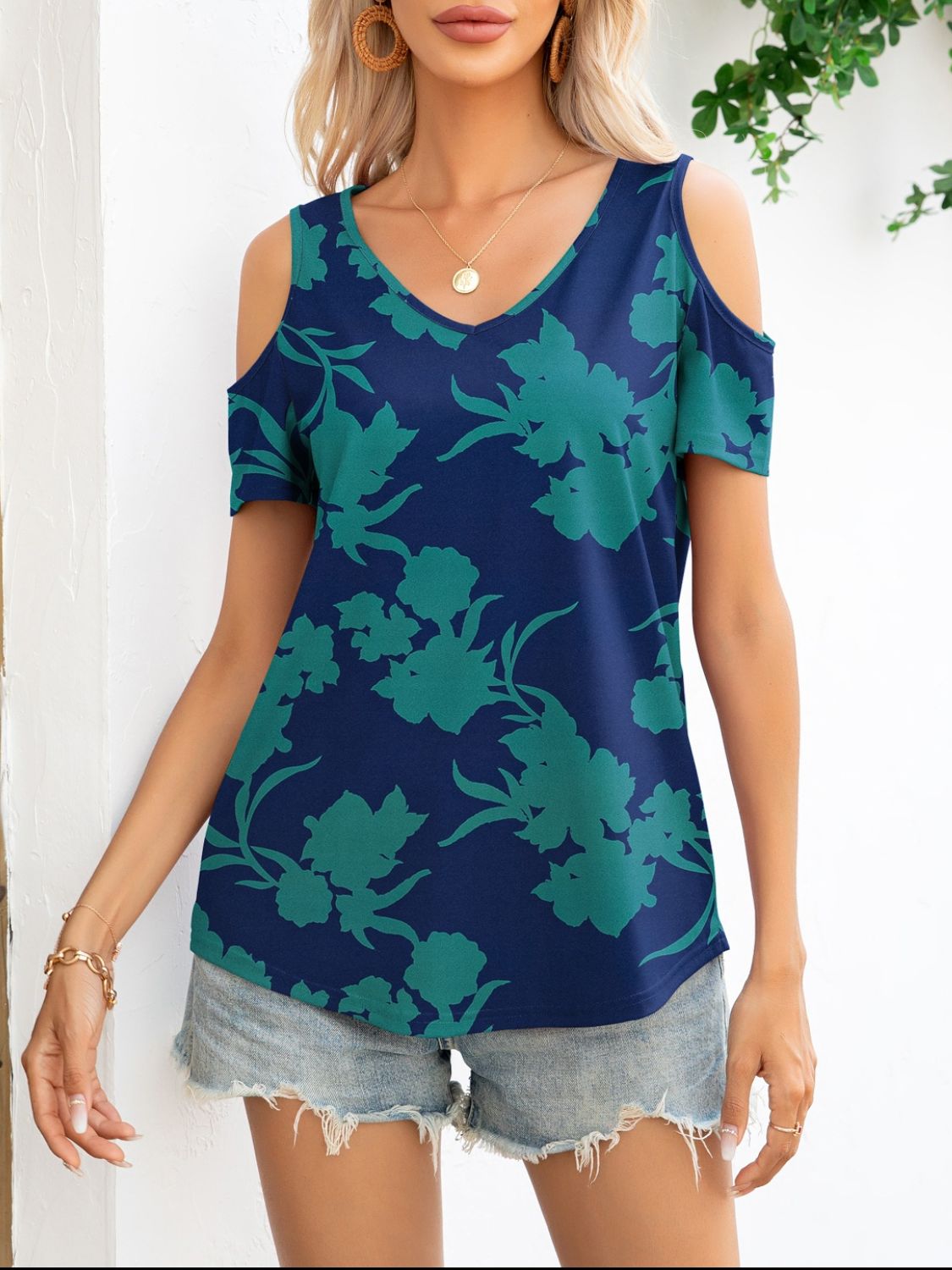 Curved Hem V-Neck Cold-Shoulder Tee