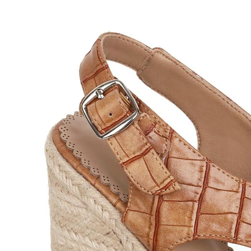 Summer New Fashion Round Toe Women Pu Leather Party Platform Sandals (SS3)