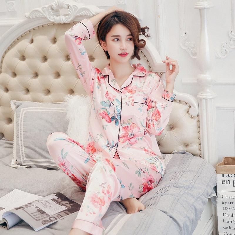 Womens Satin Pyjama Sets, Silk Sleepwear Robe Gown Set 5Pcs Nightwear Lace  Nightdress Pajamas with Pants (WineRed L) : : Clothing, Shoes &  Accessories