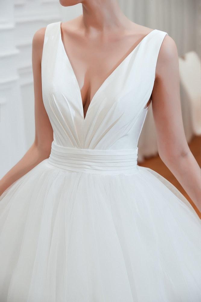 Great Wedding Dresses - Plus Size - Ball Gown Waistband - Deep V Neck Sleeveless Bride Gown (D18)(WSO1)