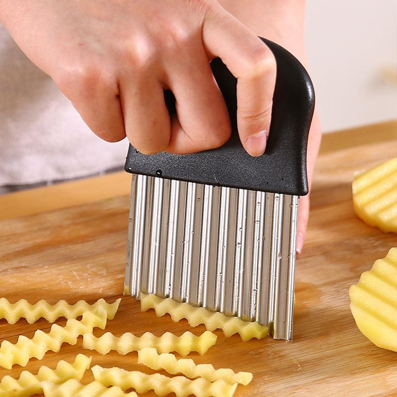 Stainless Steel Potato Chip Slicer Dough Vegetable Fruit Crinkle Wavy Slicer Knife Potato Cutter (AK4)