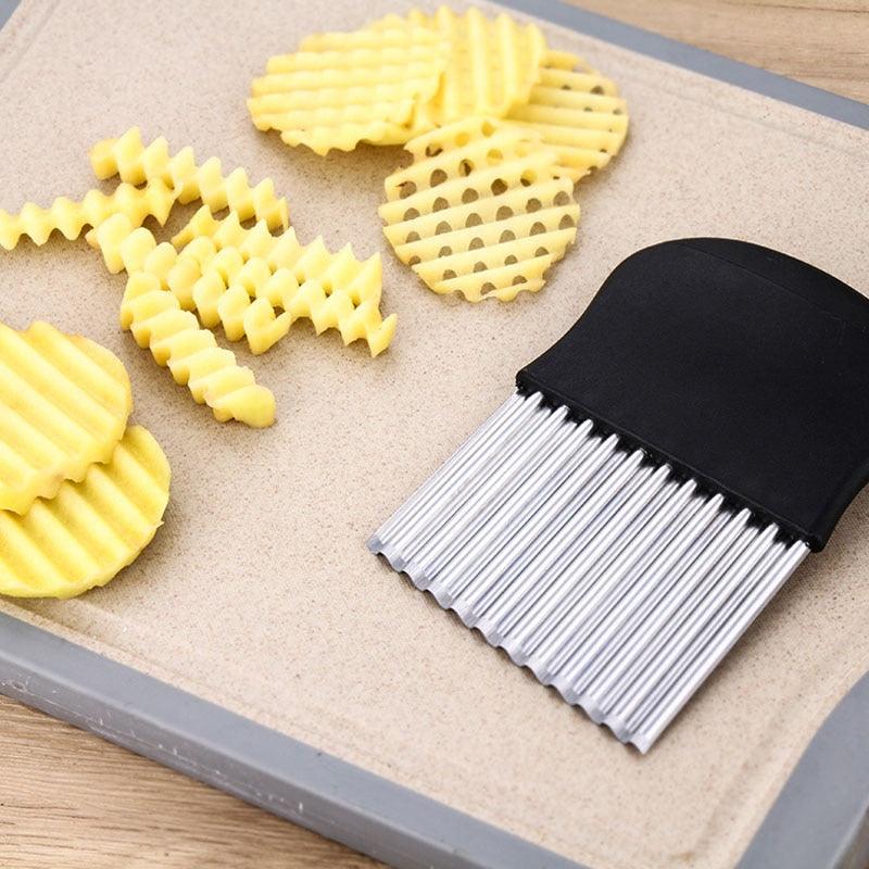 Stainless Steel Potato Chip Slicer Dough Vegetable Fruit Crinkle Wavy Slicer Knife Potato Cutter (AK4)