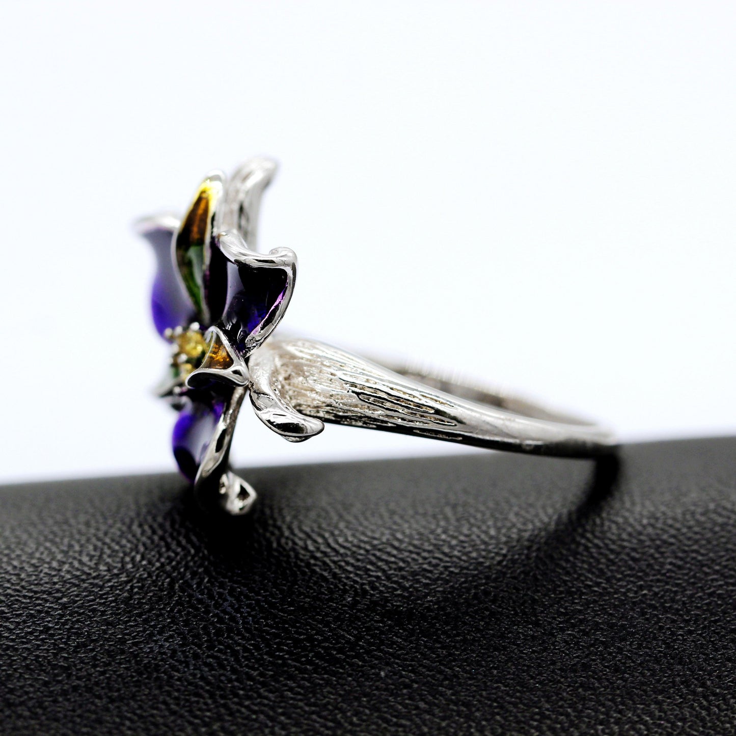 Women's Silver Color Beautiful Purple Enamel Violet Flower Ring - Wedding Party Cocktail Ring Jewelry (D81)(7JW)